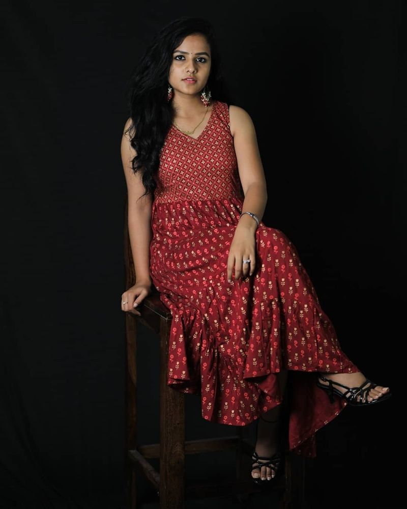 allu arjun sister vaishnavi cute poses shake internet she got crazy role in ajith valimai