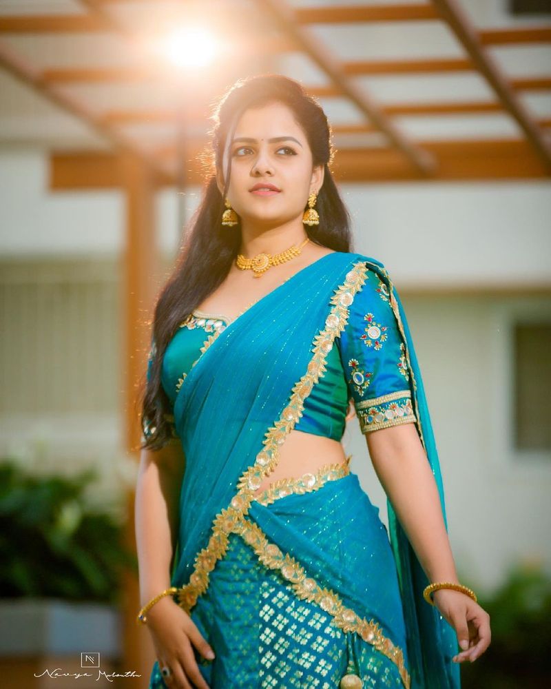 allu arjun sister vaishnavi cute poses shake internet she got crazy role in ajith valimai