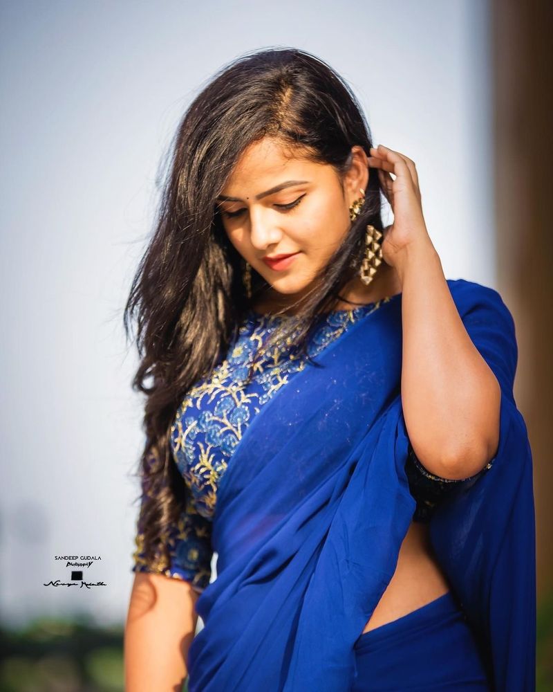 allu arjun sister vaishnavi cute poses shake internet she got crazy role in ajith valimai
