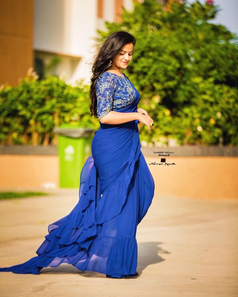allu arjun sister vaishnavi cute poses shake internet she got crazy role in ajith valimai