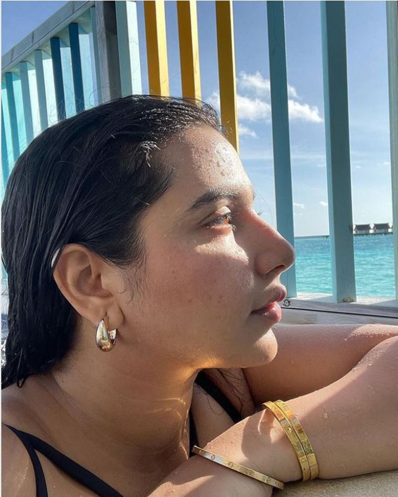 Bengali Actress Subhashree Ganguly wearing Black Bralette In maldives photos goes viral BRD