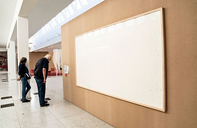 Kunston Museum of Modern Art Show Controversy over art work named take the money and run