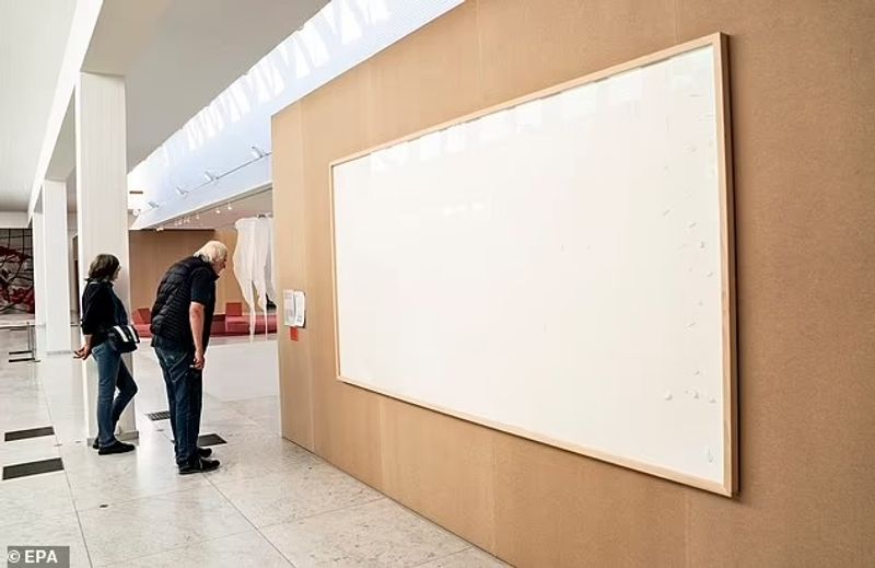Kunston Museum of Modern Art Show Controversy over art work named take the money and run