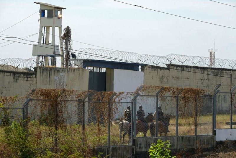battle among drug mafia in Ecuador Jail that killed at least 116 people