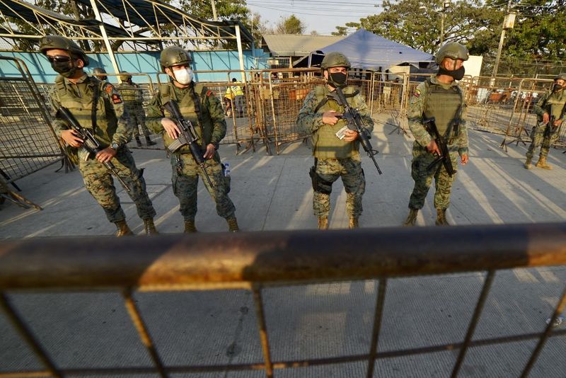 battle among drug mafia in Ecuador Jail that killed at least 116 people