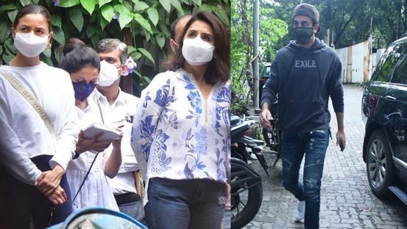 neetu singh with alia bhatt and ranbir kapoor spotted at krishnaraj bunglow to see construction work going on