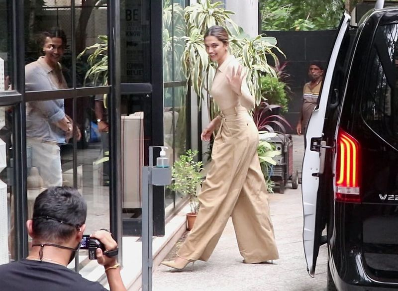 Deepika Padukone to Vicky Kaushal to Anushka Sharma: 7 celebs spotted in Mumbai donning stylish outfits-SYT
