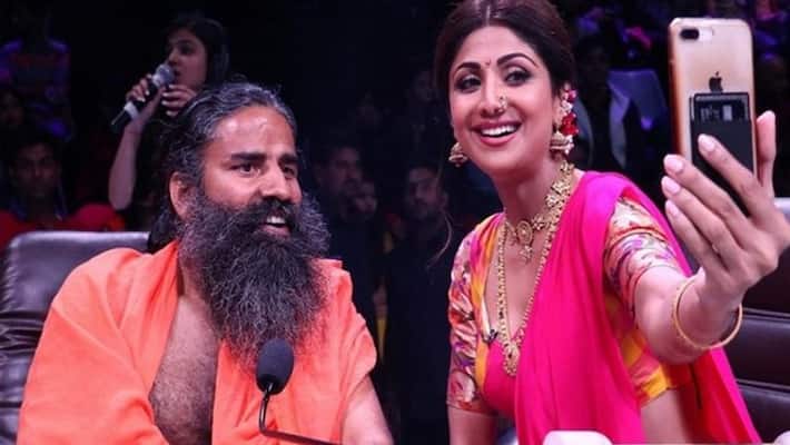 Super Dancer Chapter 4, Ramdev Baba and Tabu visit show as guests, Shilpa Shetty was impressed with his yogasan Super Dancer Chapter 4, Ramdev Baba and Tabu visit show as guests, Shilpa Shetty was impressed with his yogasan