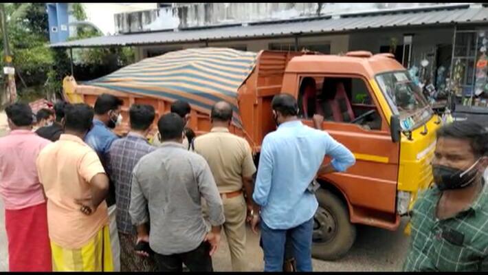 owner attempt to set fire to his own lorry due to continues police checking owner attempt to set fire to his own lorry due to continues police checking