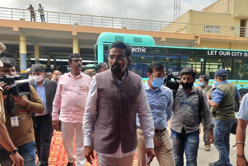 Transport Minister B Sriramulu Inspect the Electric Bus in Bengaluru grg