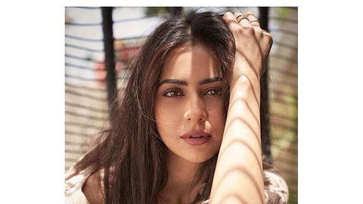 Fire breaks out at actress Rakul Preet's building in Mumbai Fire breaks out at actress Rakul Preet's building in Mumbai