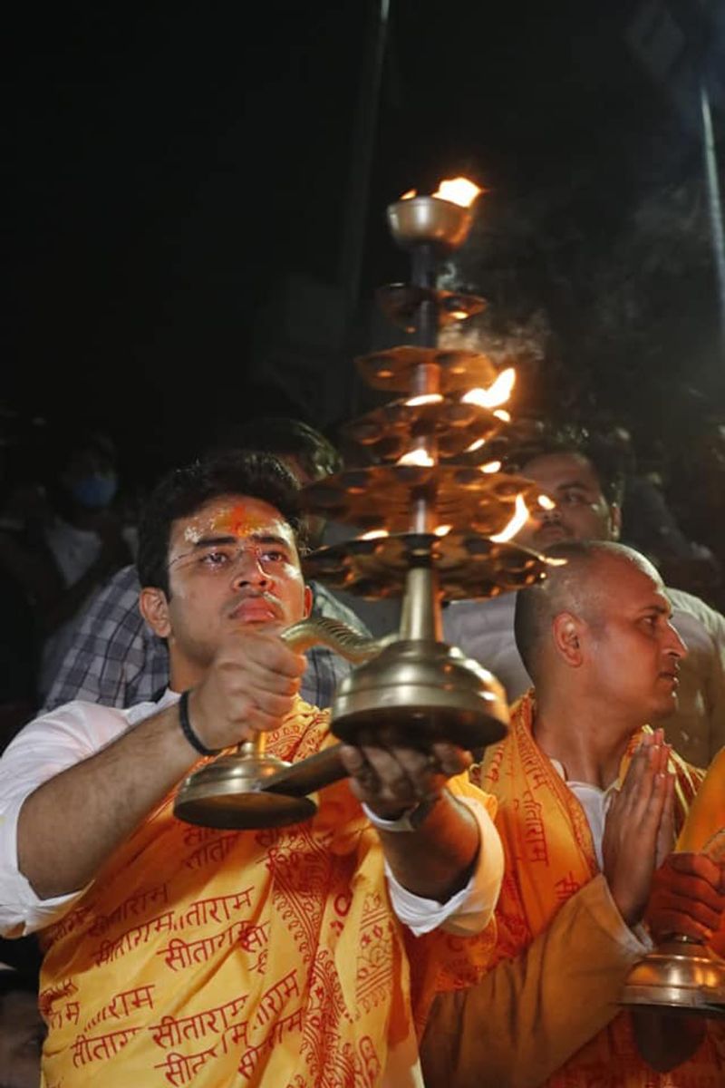 MP Tejasvi Surya offer aarti at the Sarayu ghats dpl
