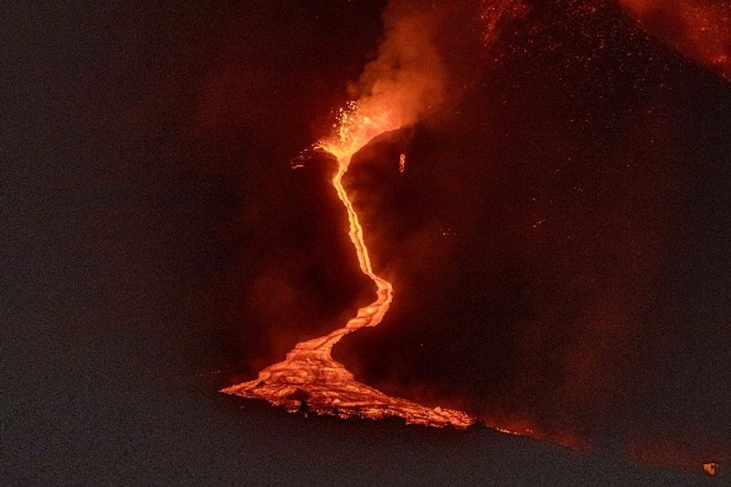 Cumbre Vieja volcano on La Palma Island is active again after 50 years