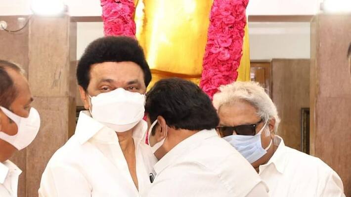 The actor who embraced Chief Minister Stalin and melted down .. is proud that his leadership qualities have been elevated. The actor who embraced Chief Minister Stalin and melted down .. is proud that his leadership qualities have been elevated.
