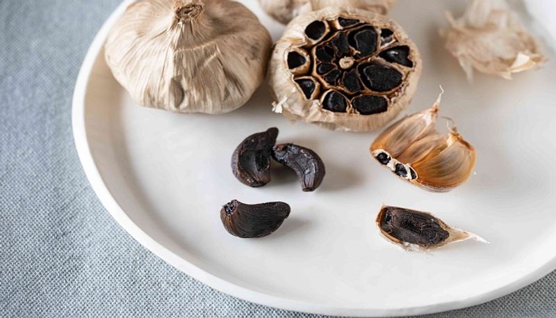 10 black foods that are healthier than superfoods