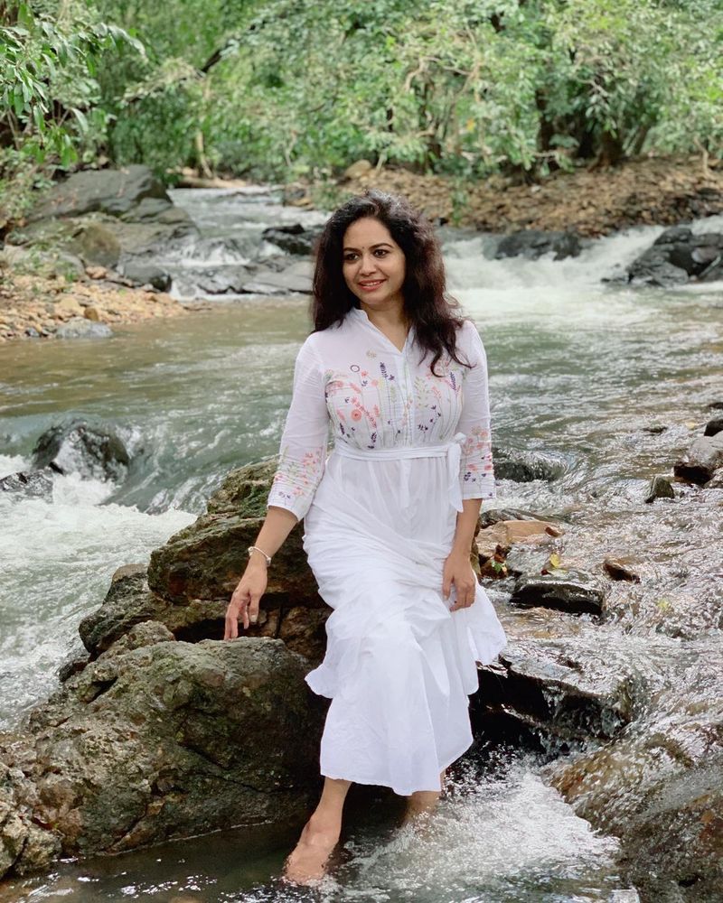 singer sunitha enjoys her goa vacation with close friends says best destination for nature lovers
