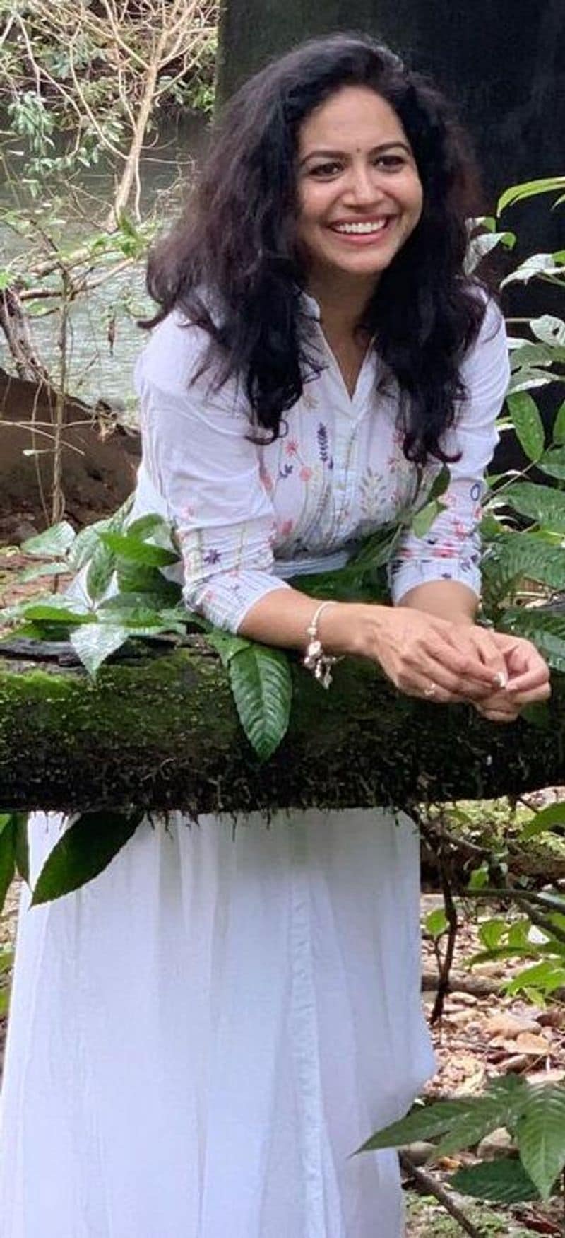 singer sunitha enjoys her goa vacation with close friends says best destination for nature lovers
