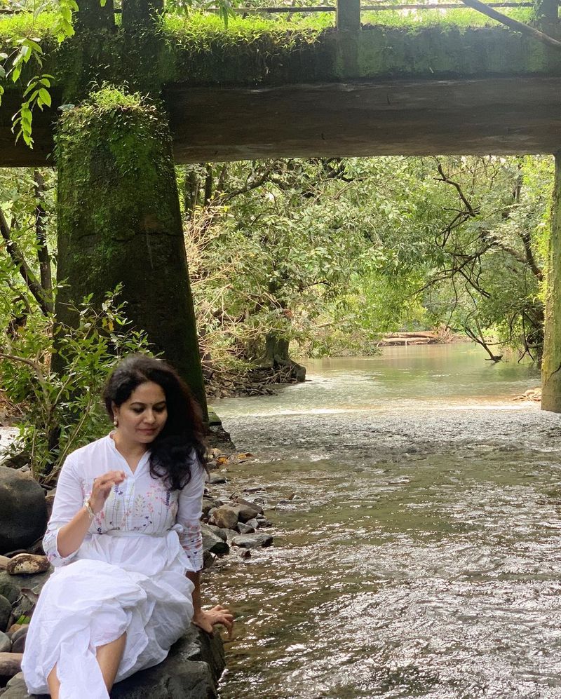 singer sunitha enjoys her goa vacation with close friends says best destination for nature lovers