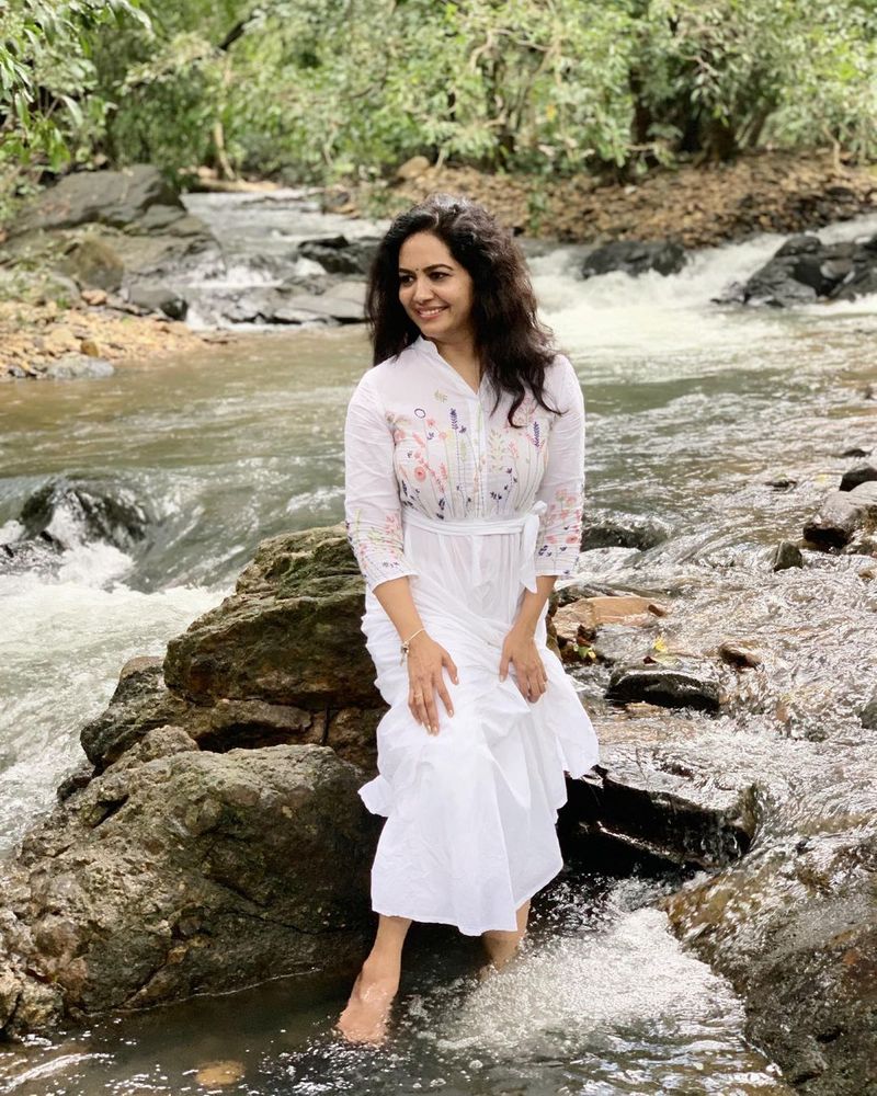 singer sunitha enjoys her goa vacation with close friends says best destination for nature lovers
