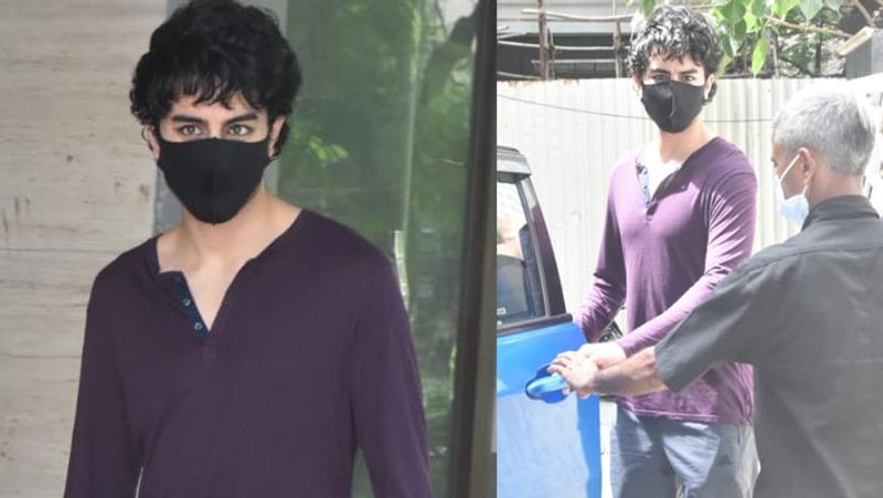 kareena kapoor spotted wearing short and shirt, these bollywood celebs also seen in different places