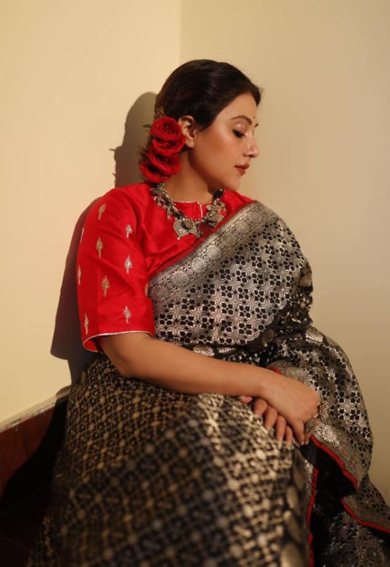 want to fashion like swastika mukherjee in Puja then follow her wardrobe bmm
