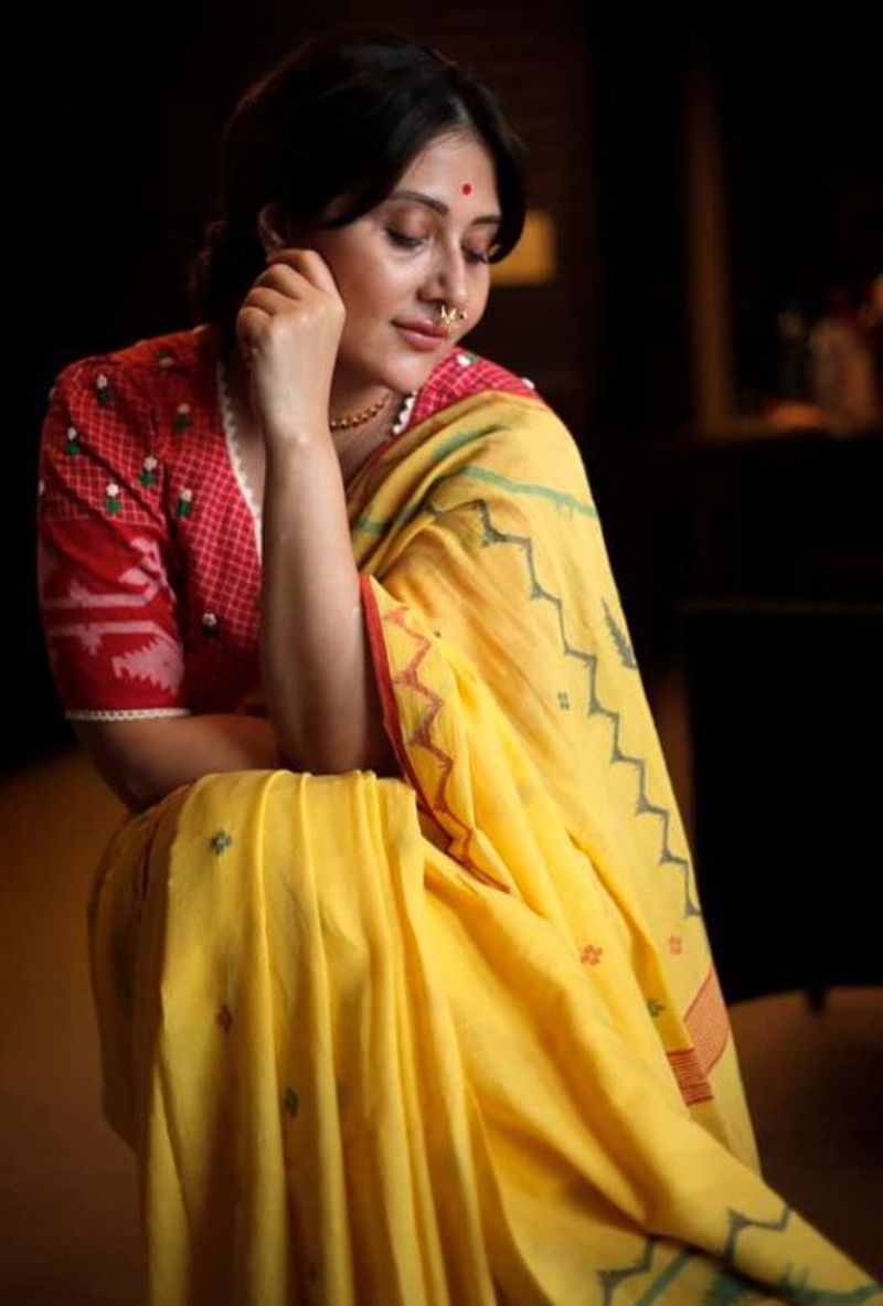 want to fashion like swastika mukherjee in Puja then follow her wardrobe bmm