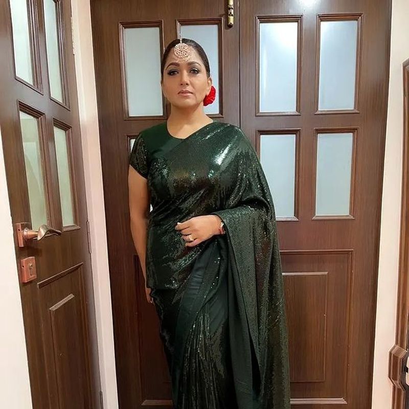 khushboo sundar look like teenage girl in latest photos just stunning