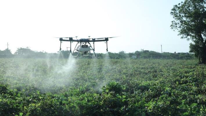 India conducts spraying of nano urea by drone become first country start commercial production of Nano Urea ckm India conducts spraying of nano urea by drone become first country start commercial production of Nano Urea ckm