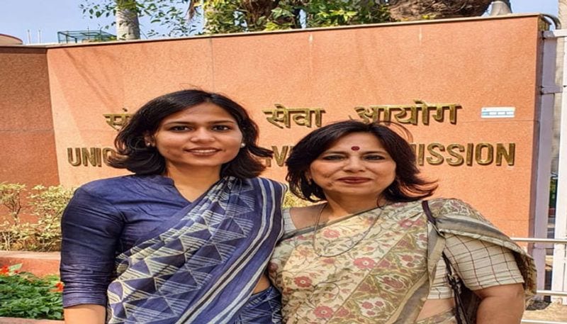 UPSC Topper Isha sigh Interview
