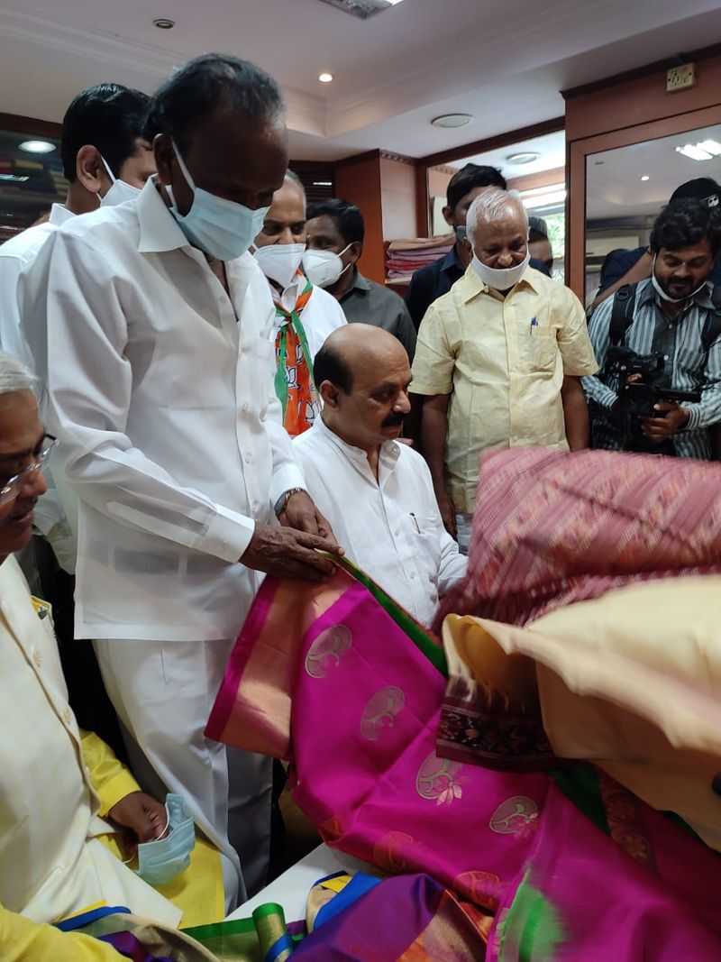 CM Basavaraj Bommai Bought saree for his Wife snr