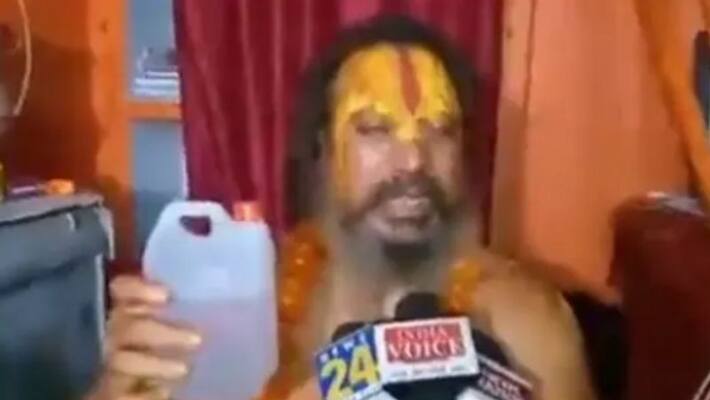 Hindu Rashtra Paramhans Acharya to take Jal Samadhi by immersing nose in bottled Sarayu water Hindu Rashtra Paramhans Acharya to take Jal Samadhi by immersing nose in bottled Sarayu water