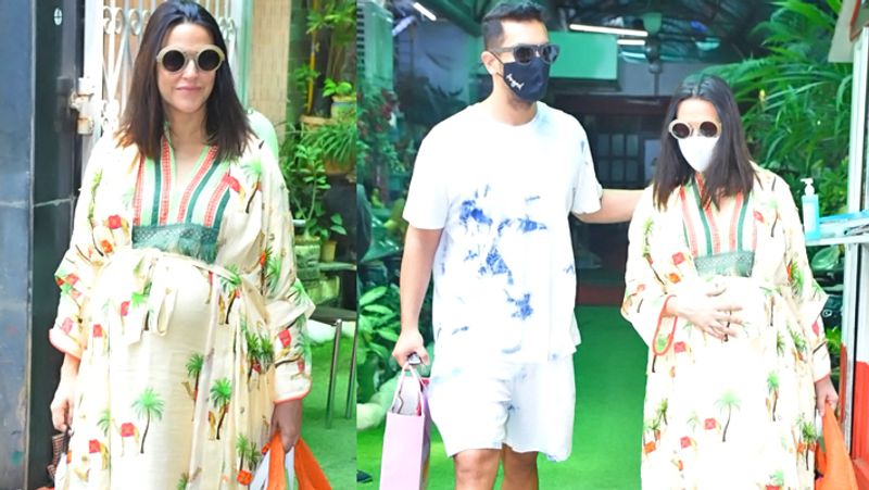 Sohail Khan seen in bald and white beard look, malaika arora also spotted without makeup