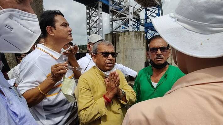 Flood situation deteriorated in Medinipur minister requests officials to keep an eye on the river dam bmm Flood situation deteriorated in Medinipur minister requests officials to keep an eye on the river dam bmm
