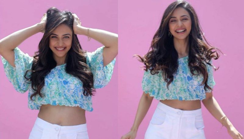 rakul preet singh belly show with small top latest hot photos goes viral