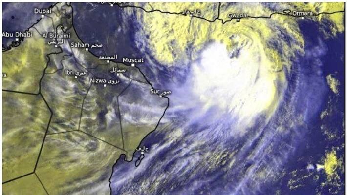Cyclone Shaheen Emergency committee requests residents in path of storm to evacuate in Oman Cyclone Shaheen Emergency committee requests residents in path of storm to evacuate in Oman