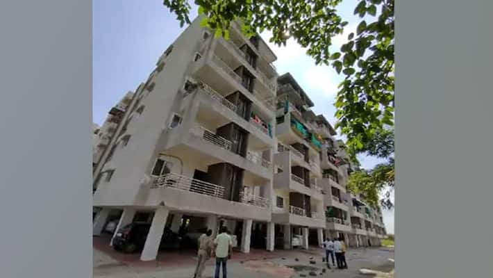 Girl committed suicide by jumping from 6th floor in Bhopal She was under stress after losing Rs 5 lakh in online investment Girl committed suicide by jumping from 6th floor in Bhopal She was under stress after losing Rs 5 lakh in online investment