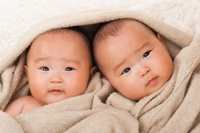 this kind of couples will give birth to twins children and these are sypmtoms while twins in womb