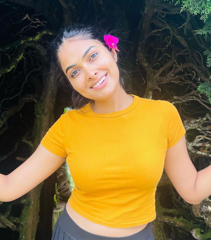 bigg boss fame divi stuns in make up less photos her latest photos goes viral