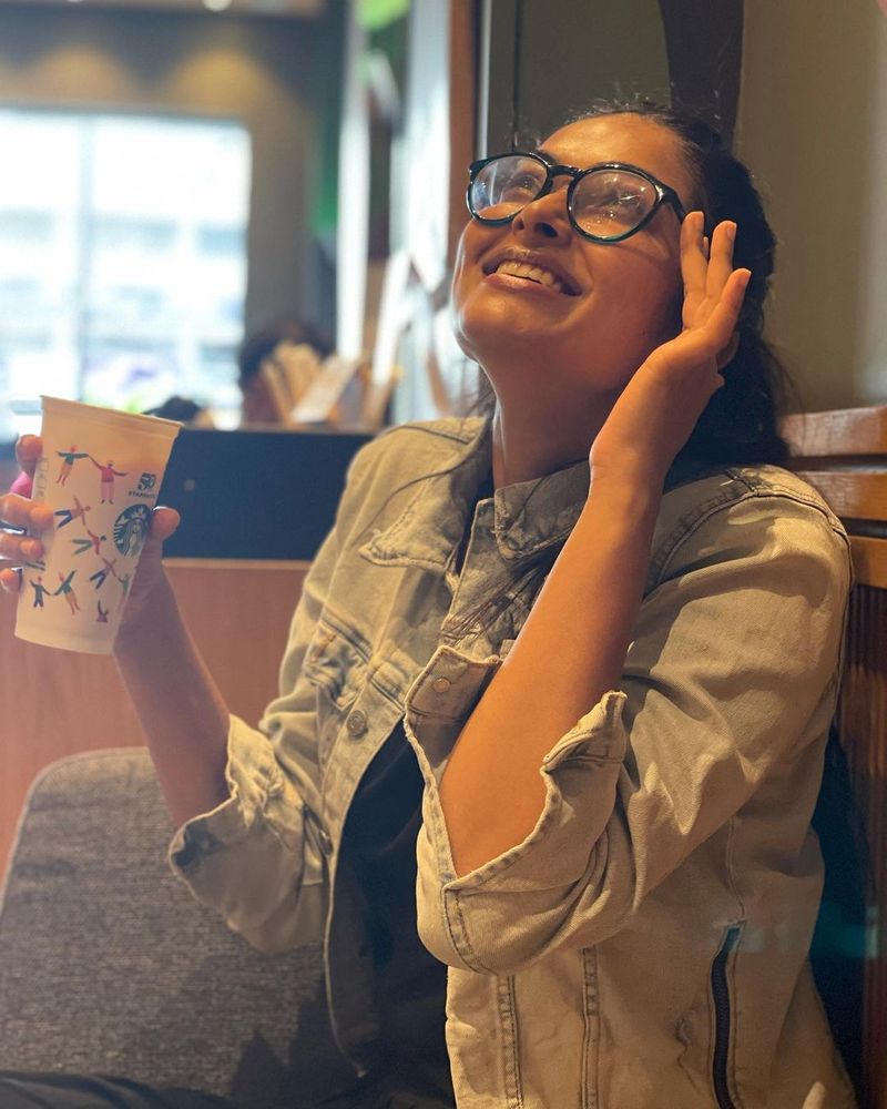 bigg boss fame divi stuns in make up less photos her latest photos goes viral