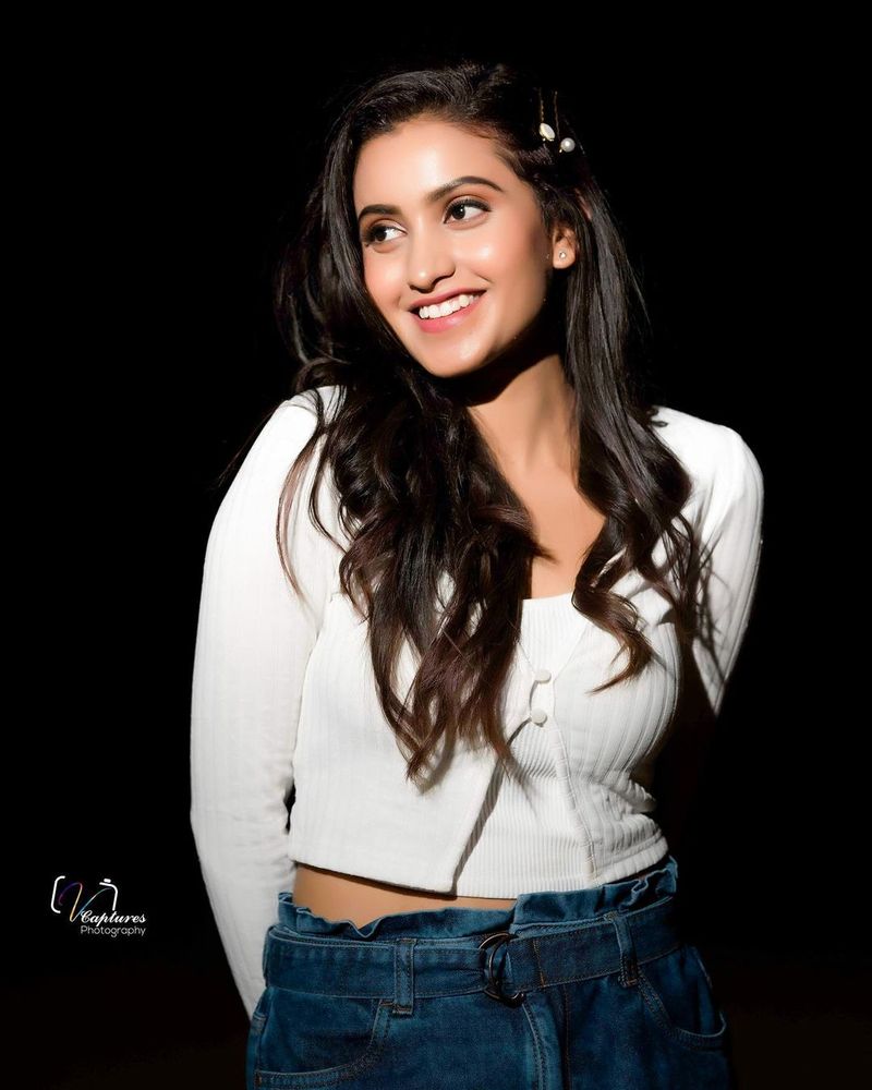 dhee fame anchor deepika pilli sizzles in denim frack look at her latest photo shoot