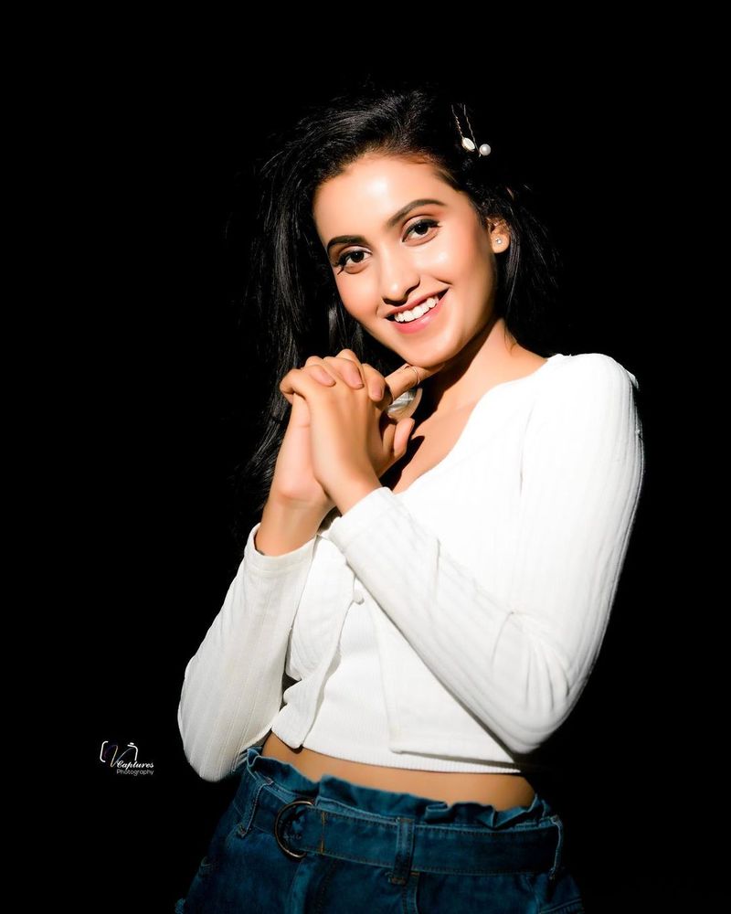 dhee fame anchor deepika pilli sizzles in denim frack look at her latest photo shoot