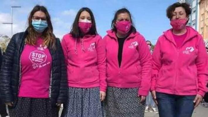 Women who urinate in a dead end .. Posting a video on a pornographic site is cruel .. Court terrible verdict. Women who urinate in a dead end .. Posting a video on a pornographic site is cruel .. Court terrible verdict.