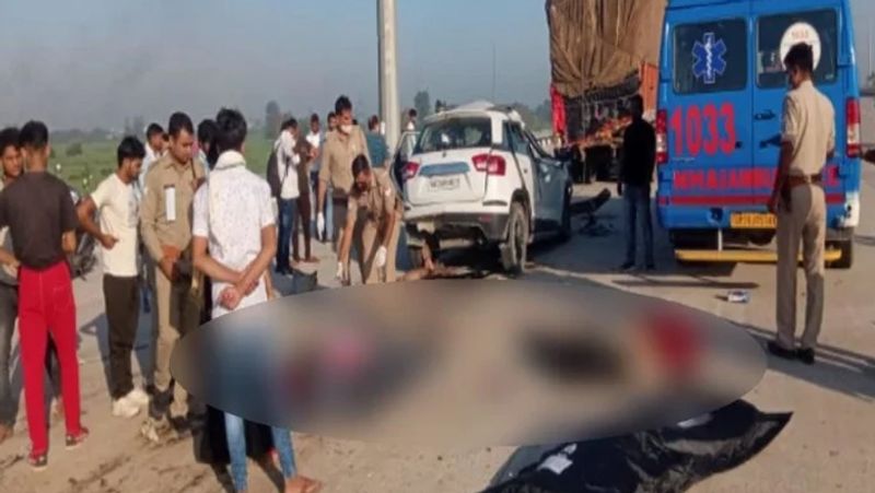 Uttar Pradesh, accident on Delhi Meerut highway killed 5 people of same family but a 6 month old child got saved