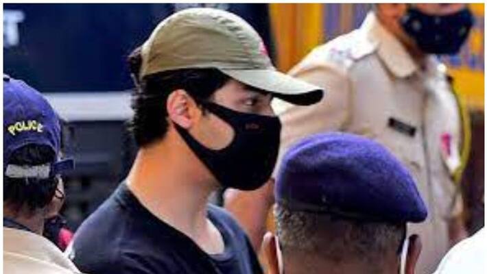 Court sends SRKs son Aryan Khan,NCB custody till October 7 Court sends SRKs son Aryan Khan,NCB custody till October 7