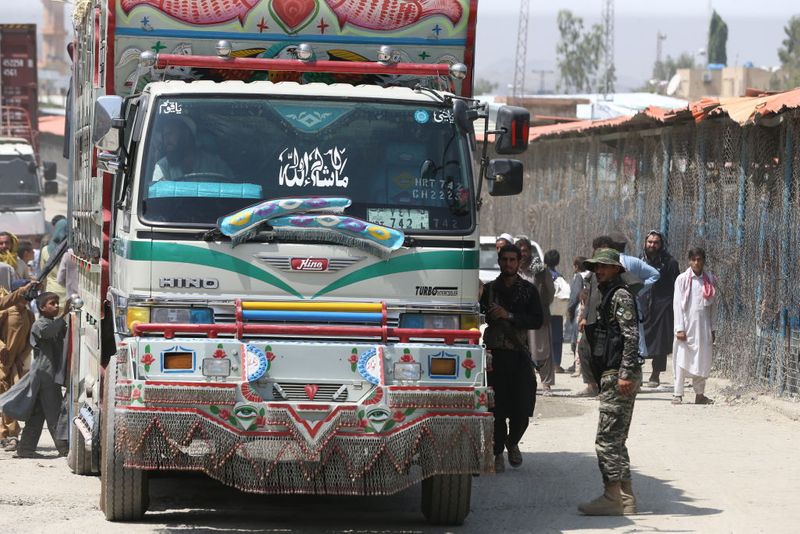 Afghan kids smuggled themselves into Pakistan by clinging to lorries