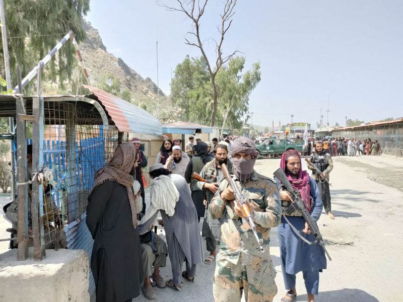Afghan kids smuggled themselves into Pakistan by clinging to lorries