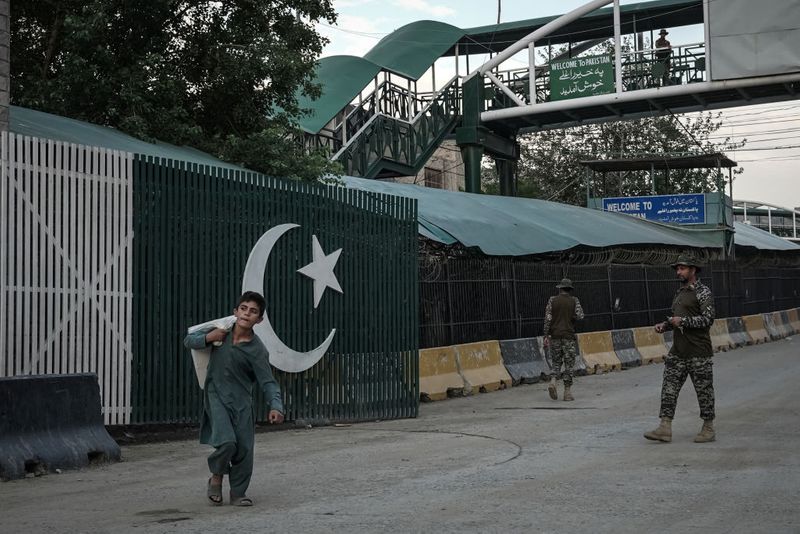 Afghan kids smuggled themselves into Pakistan by clinging to lorries