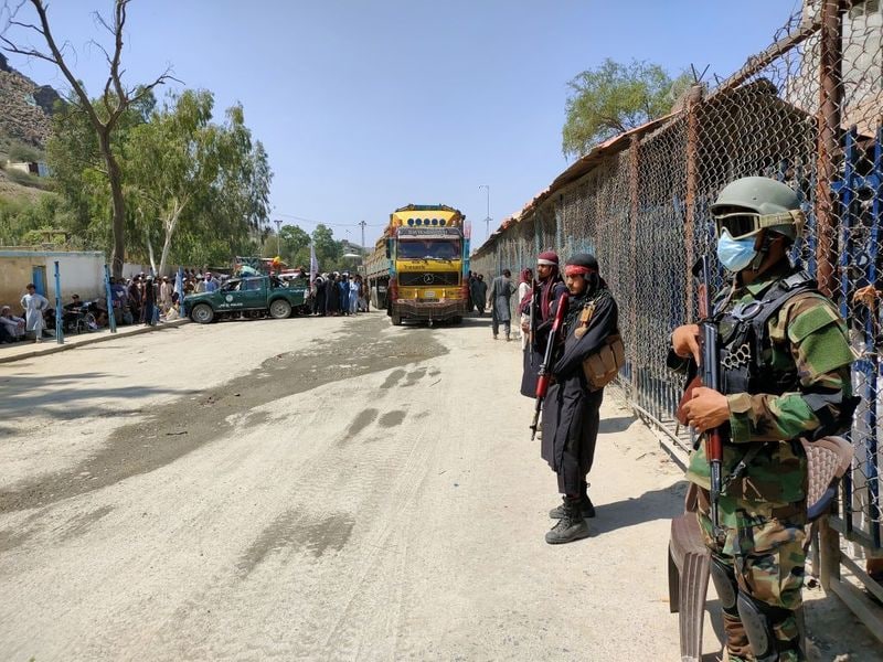 Afghan kids smuggled themselves into Pakistan by clinging to lorries