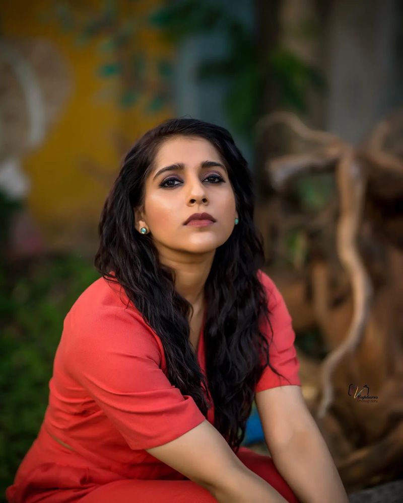 anchor rashmi belly show with her hot photos just like glamour festival