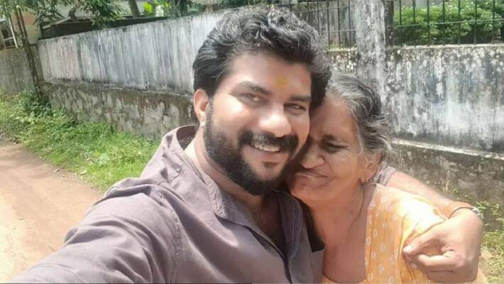 santhwanam serial fame bijesh avanoor shared note and photos on what real awards a actor get santhwanam serial fame bijesh avanoor shared note and photos on what real awards a actor get